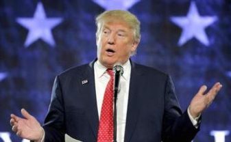Republican presidential candidate Donald Trump speaks at Liberty University in Lynchburg, Virginia, January 18, 2016. REUTERS/Joshua Roberts